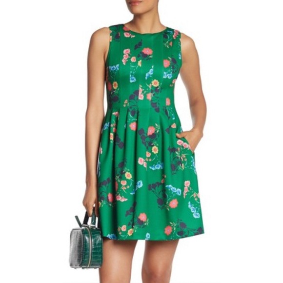 Vince Camuto Green Pleated Floral‎ Career Fit & Flare Dress Size 6  $118 Scuba - Picture 1 of 6